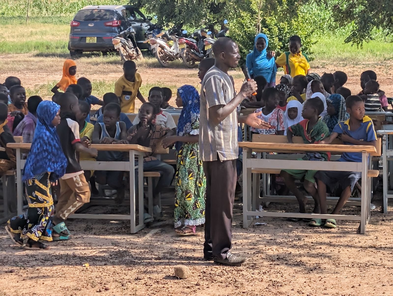 Rassemblement scolaire sur le site de Bendatoega